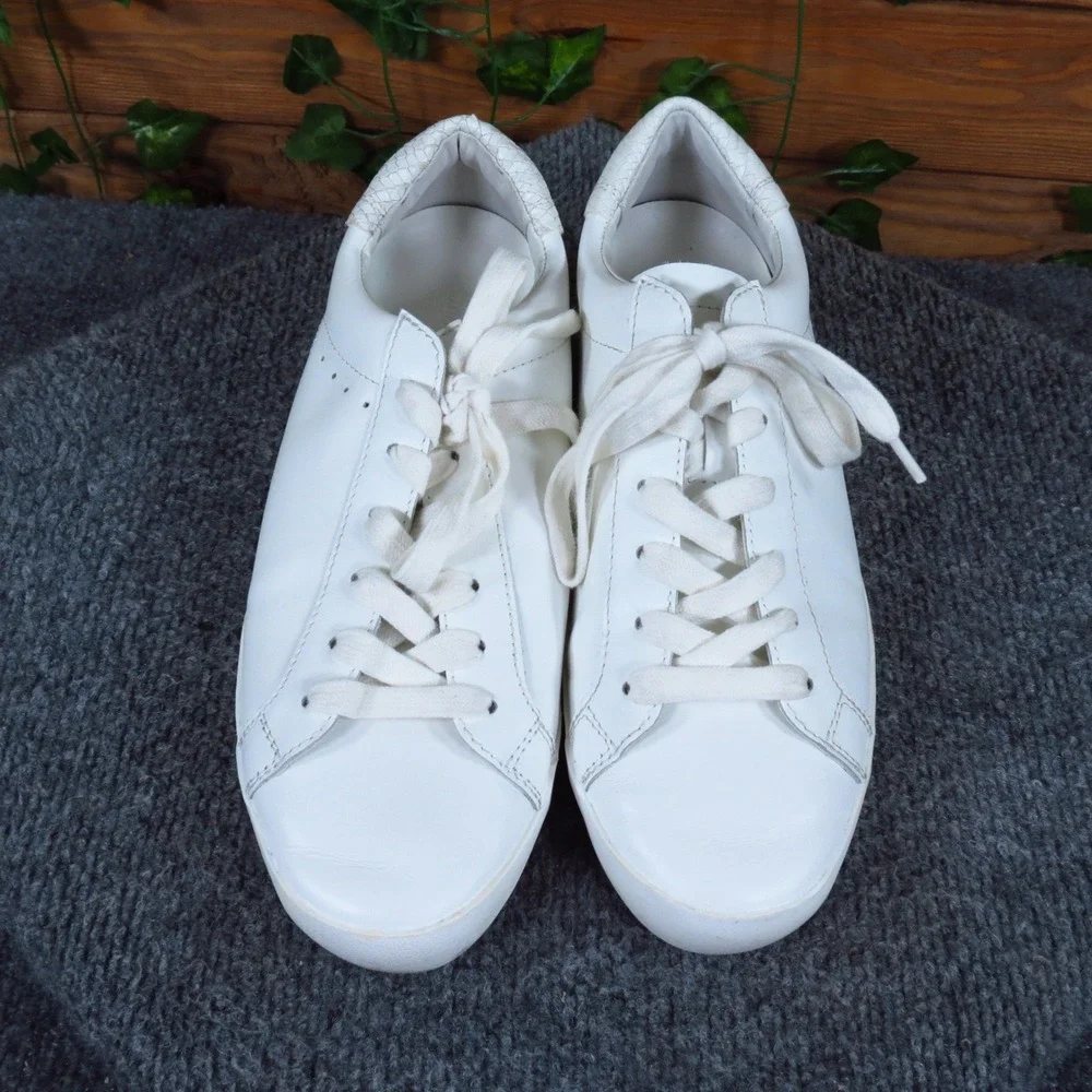 Banana Republic Essential Womens Sneaker Size 8M Walking White Leather Low Top